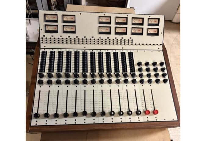 Electrodyne 12 x 2 (Vintage) Sidecar with Direct Outs