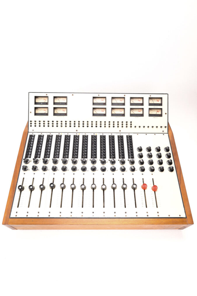 Electrodyne 12 x 2 (Vintage) Sidecar with Direct Outs