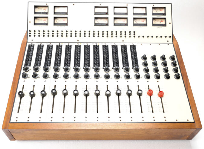 Electrodyne 12 x 2 (Vintage) Sidecar with Direct Outs