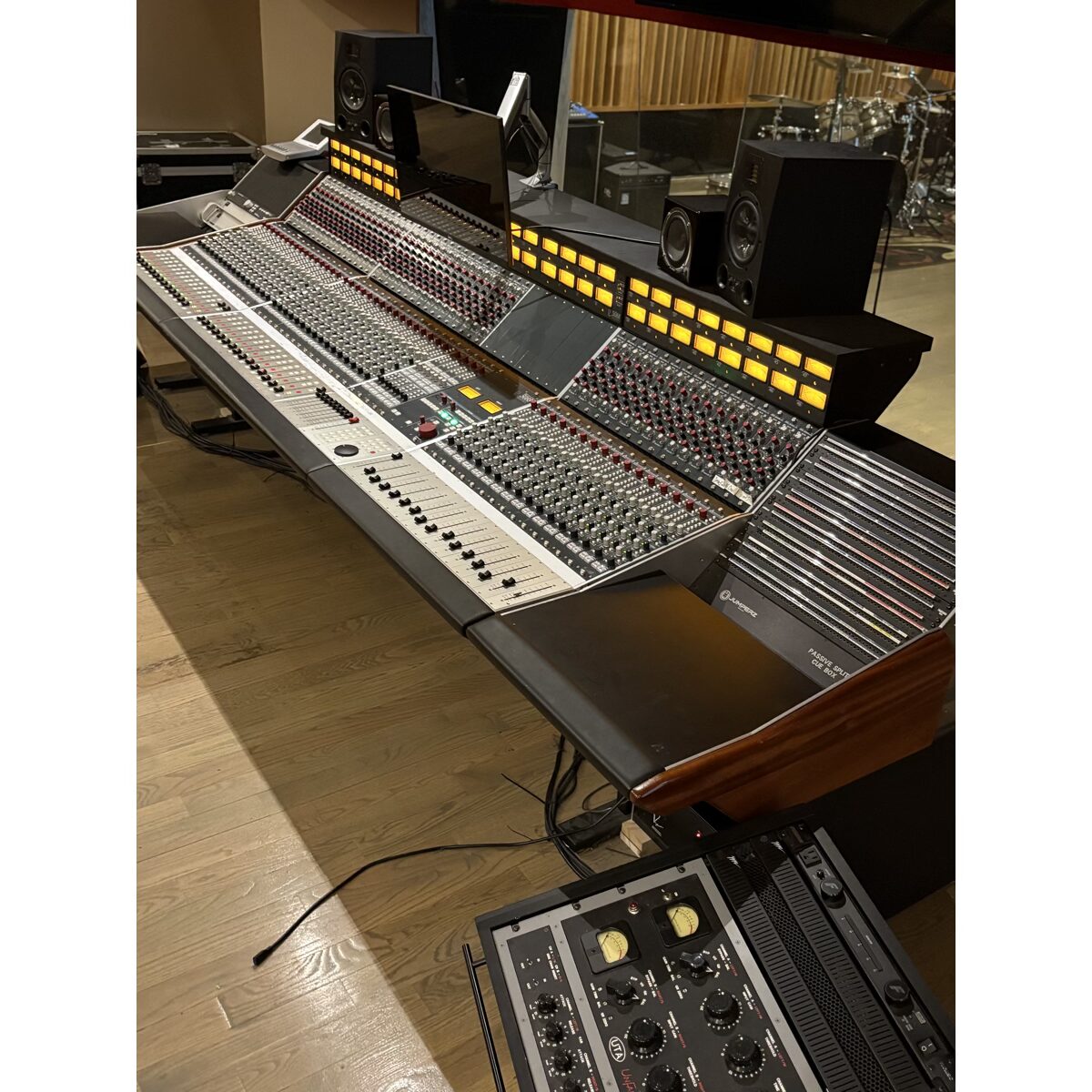 RND-5088-48-5.1 Rupert Neve Designs 5088 Shelford Console – 48 Channel (Pre-Owned)