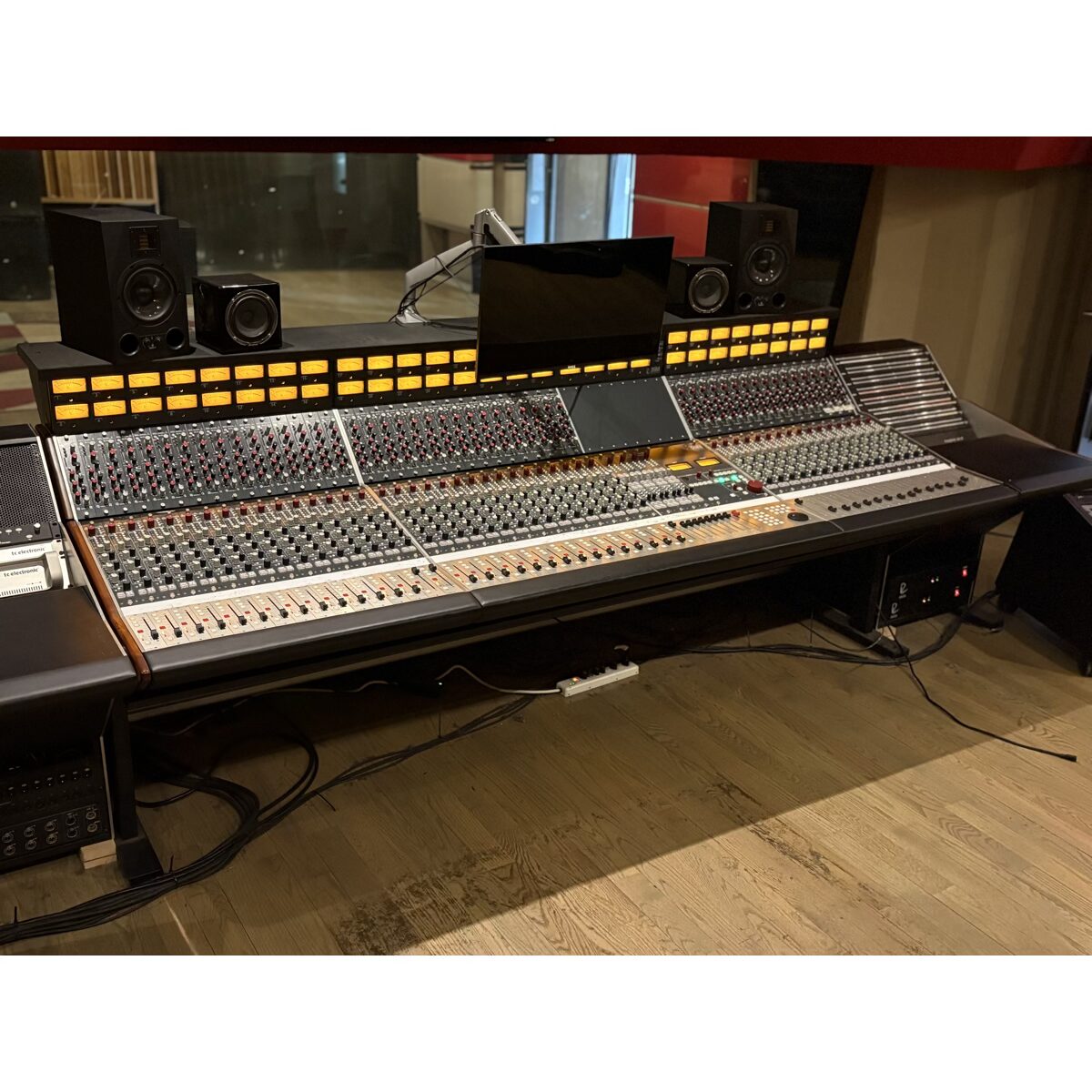RND-5088-48-6.1 Rupert Neve Designs 5088 Shelford Console – 48 Channel (Pre-Owned)