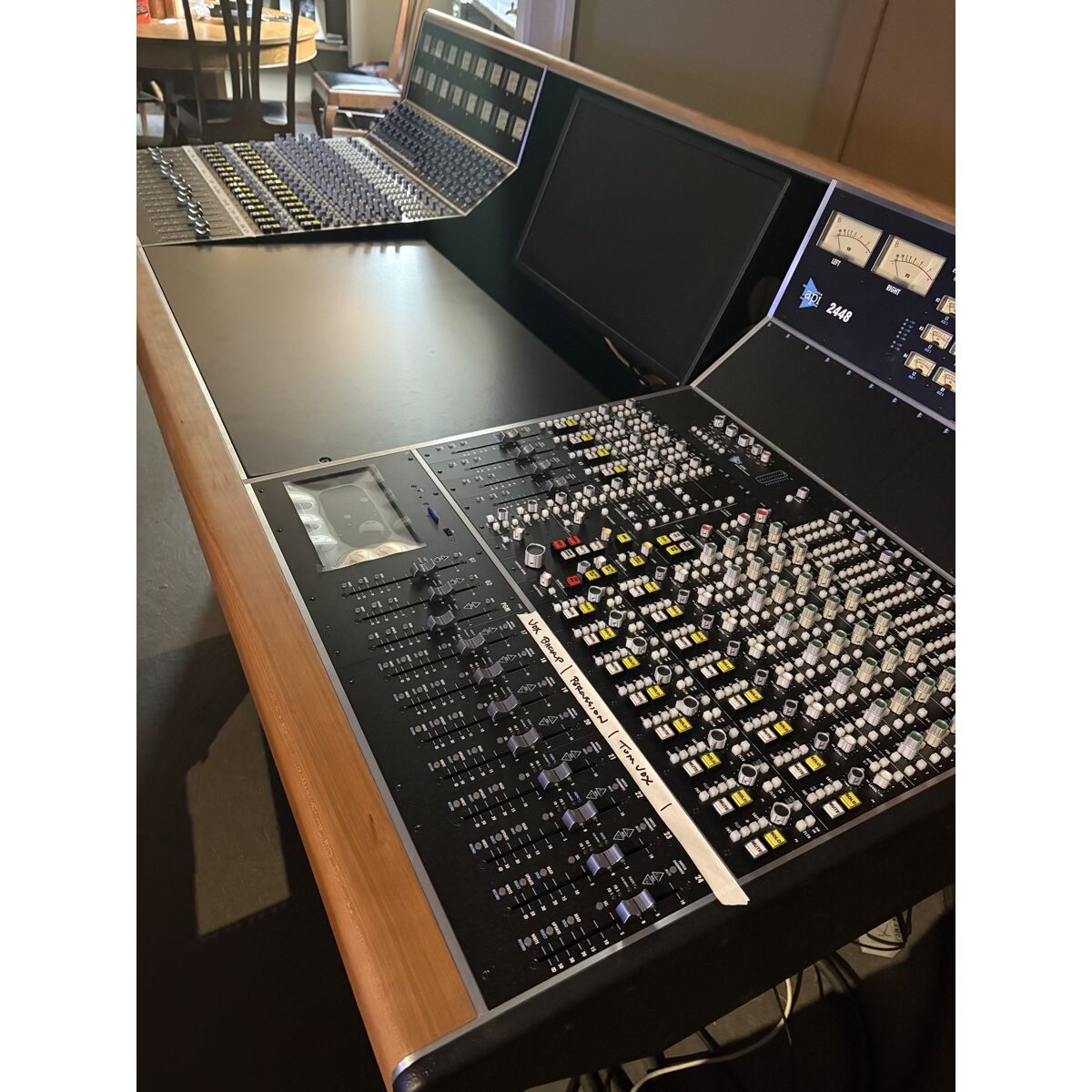 api-2448-demo 1 API 2448 Recording Console with DAW Center Section and Final Touch (Demo)