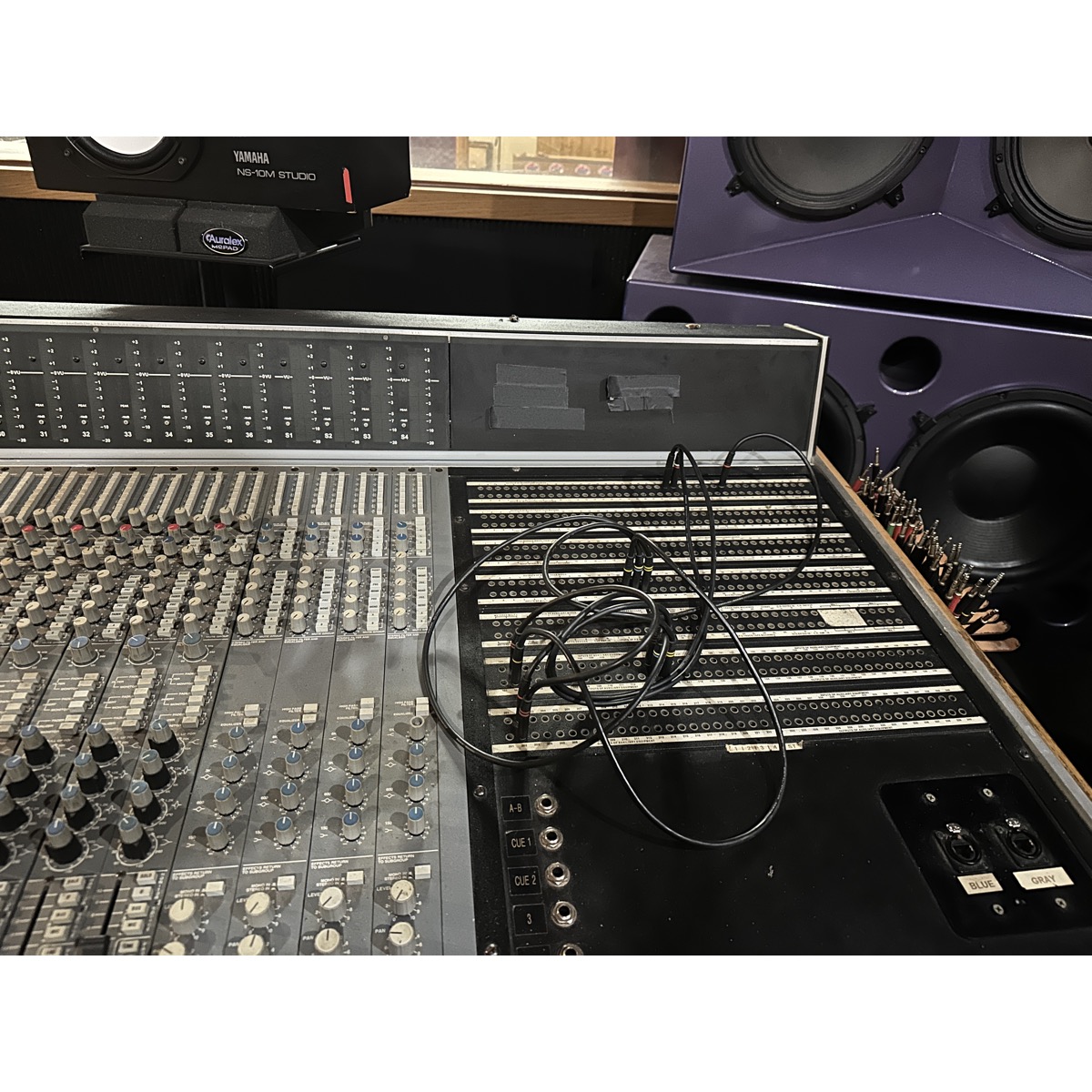 neotek-elite-1 Neotek Elite Series II 36 Input Inline Analog Console (Used)