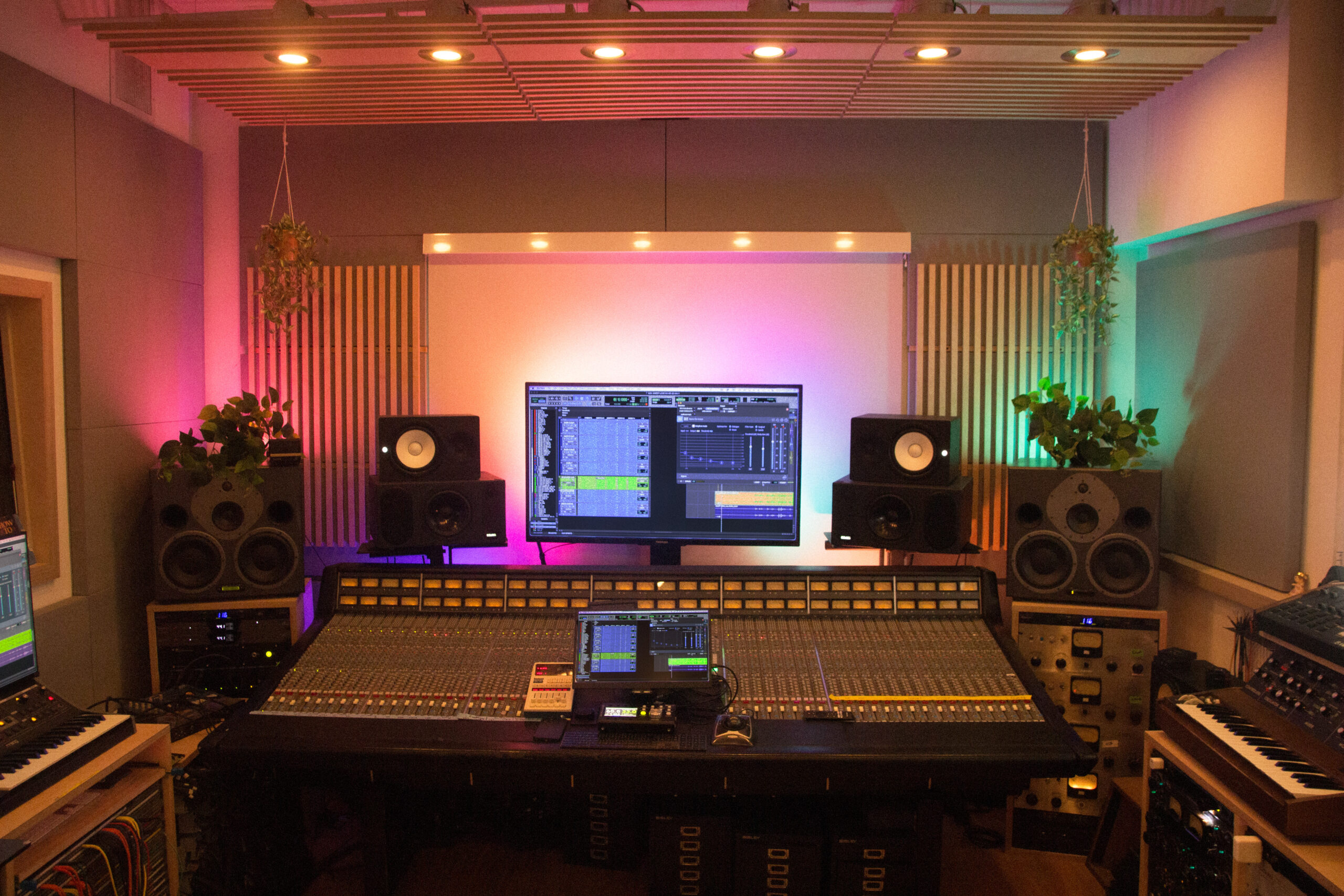 ssl-8048-g-plus SSL 8048G Plus TR, VU, Atomic THD, Remote Patchbay